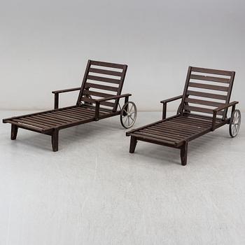 ELSA STACKELBERG, a pair of sunbeds from the second half of the 20th century.