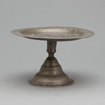 KAKFAT, tenn, 1700/1800-tal, otydliga stämplar.