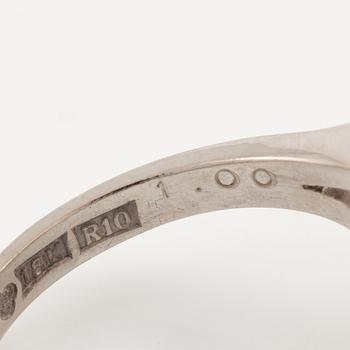 Ring, cocktailring, 18K vitguld med smaragdslipad smaragd och briljantslipade diamanter.