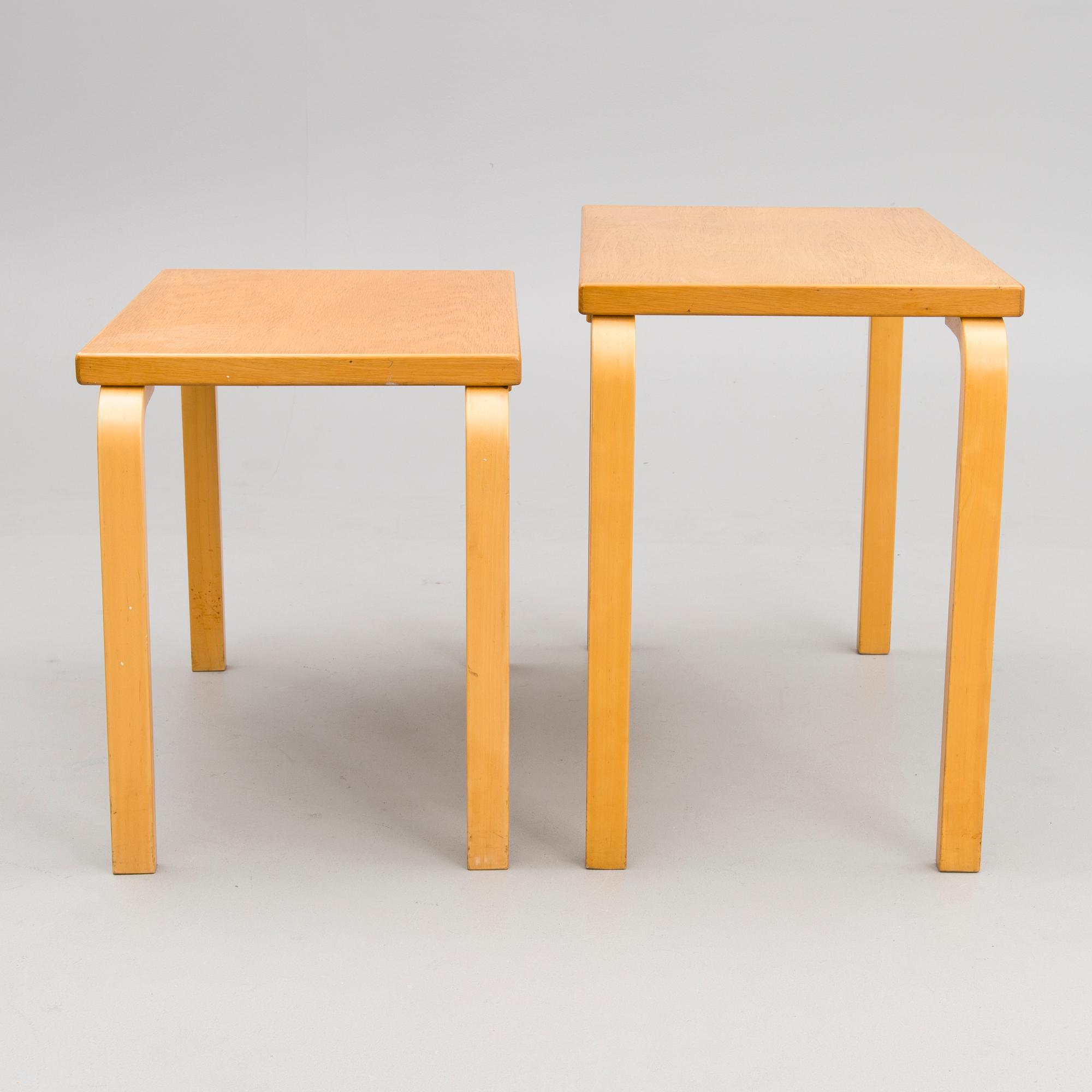 ALVAR AALTO, SARJAPÖYTÄ, malli "88":n 2 osaa, Artek, 1980-luku.