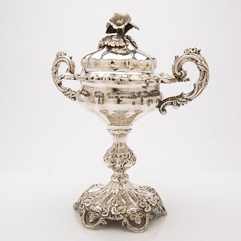 Sugar bowl with lid, silver, Christopher Creutz, Stockholm, 1857.