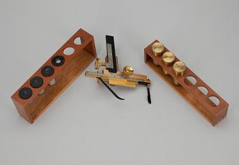 MIKROSKOP, mässing och metall, "No 2099098" Ernst Leitz Wetzlar 1910-20-tal.
