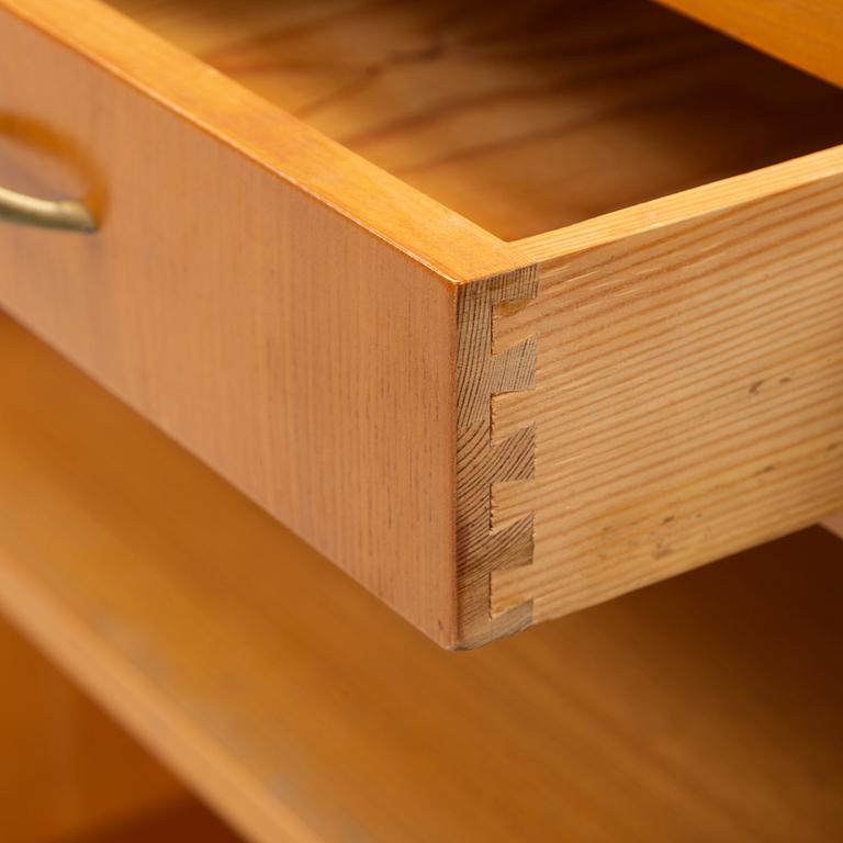 An elmwood veneered bookcase, Möbelfabrik i Nybro AB, SMI, Nybro, 1940's.
