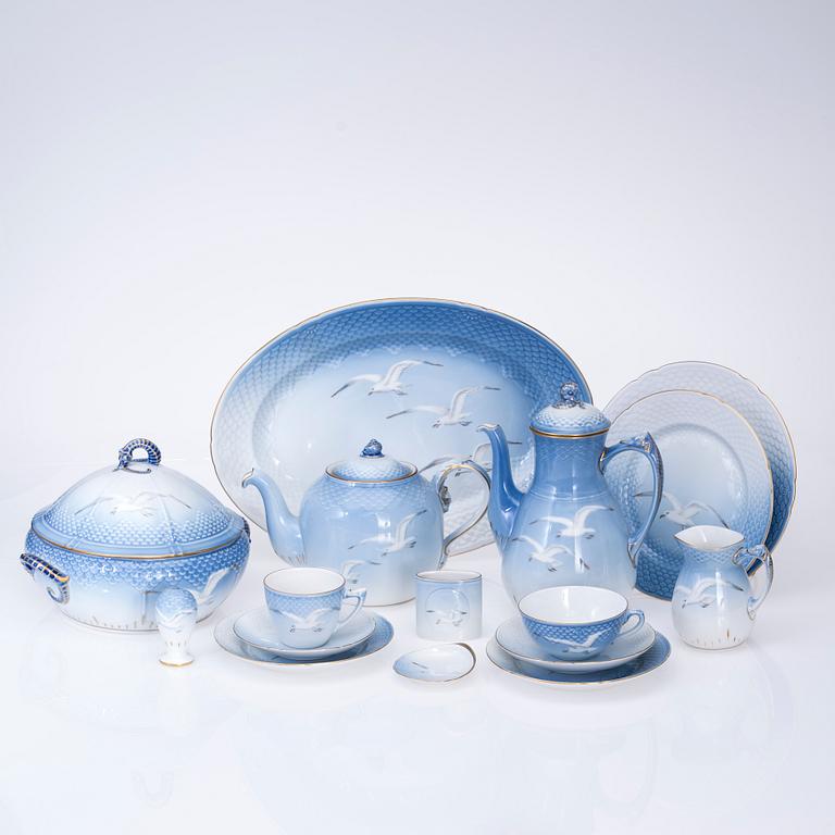 SERVIS, ca 123 delar, porslin, "Måsen", Bing & Gröndahl, Köpenhamn.