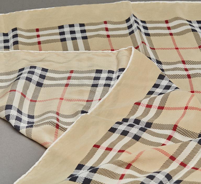 SCARF SAMT SOLSKÄRM, Burberry.