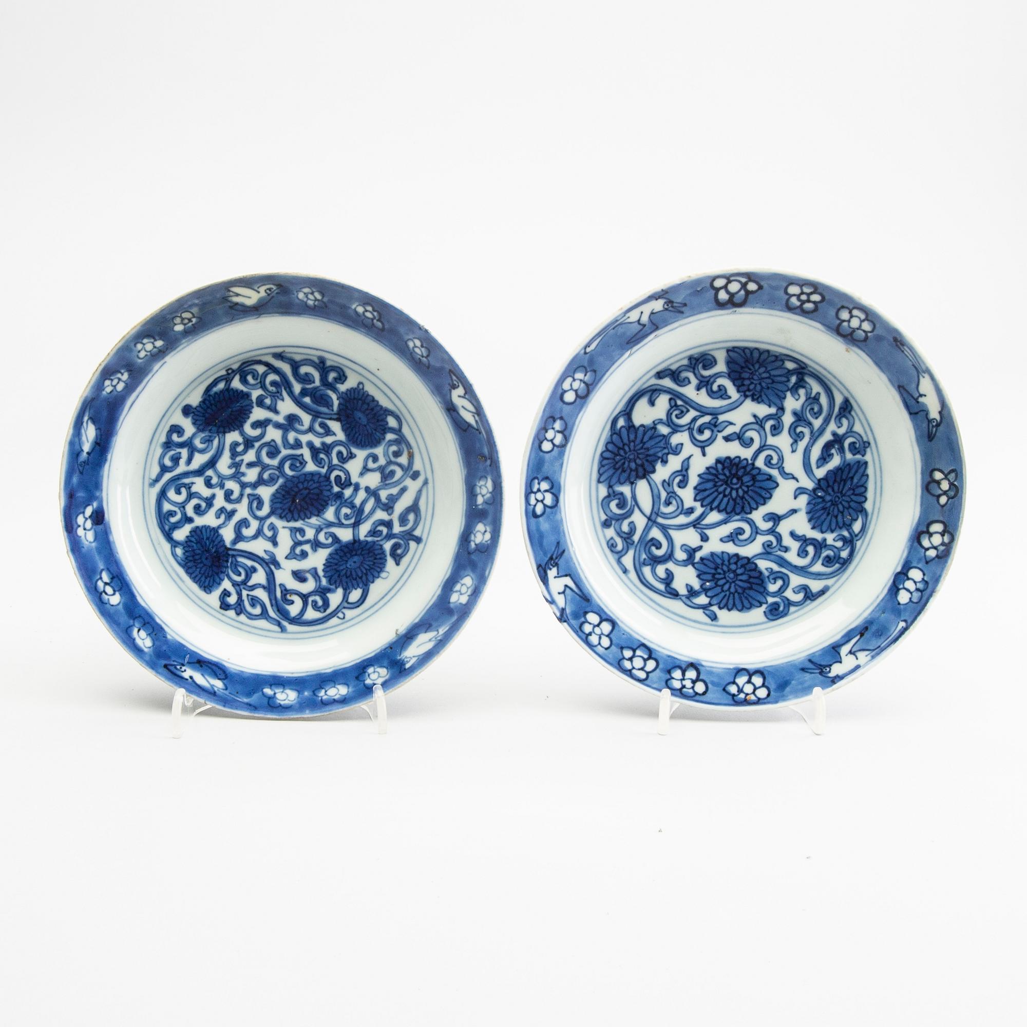 Two blue and white dishes Ming dynasty, Tianqi /Chongzhen.