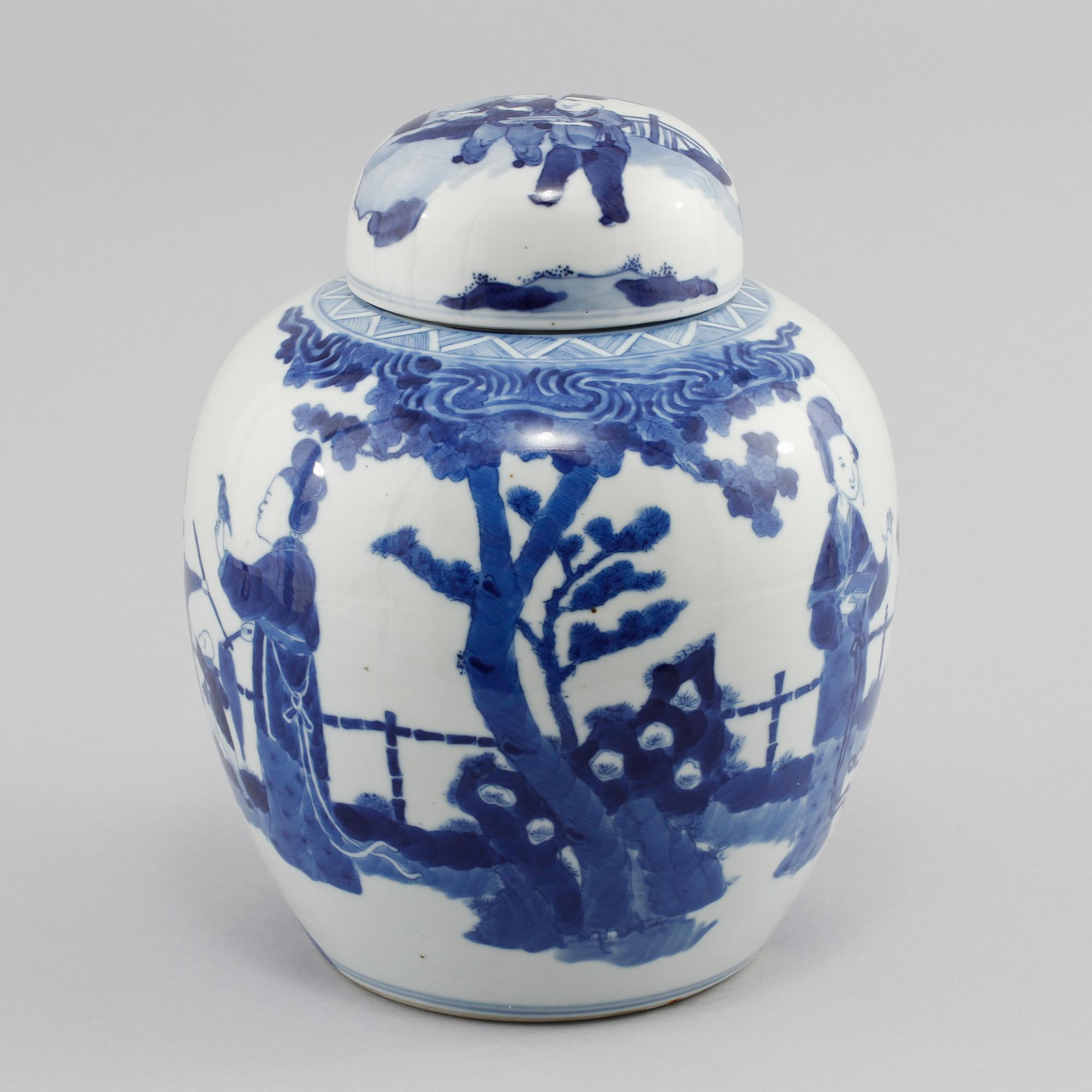 BOJAN MED LOCK, porslin, Kina, 1900-tal.