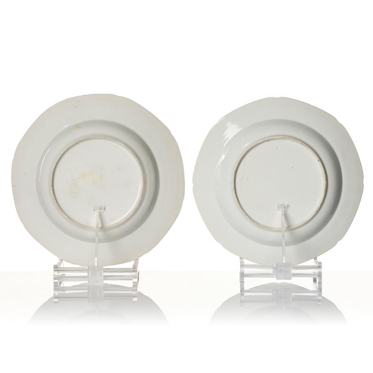 A matched set of 8 blue and white dishes, Qing dynasty, Qianlong (1736-95).