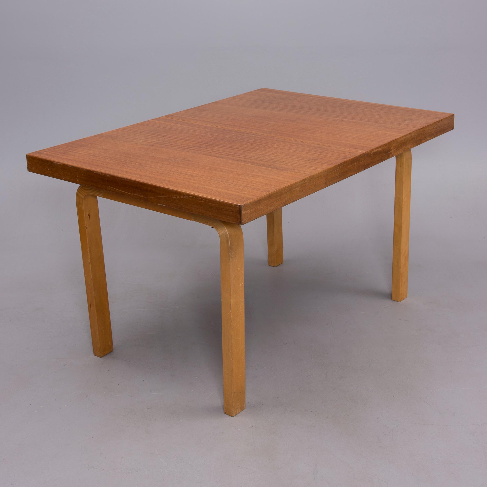 RUOKAPÖYTÄ, malli 92, Alvar Aalto, Artek 1950-luku.