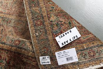 Matta, Persisk, Vintage design, ca 294 x 195 cm.