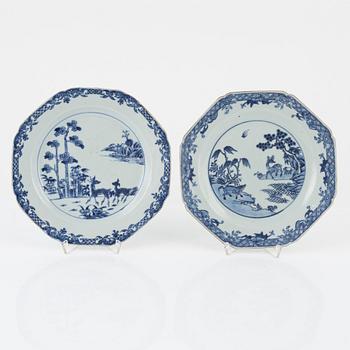 A pair of blue and white dinner plates, Qing dynasty, Qianlong (1736-95).