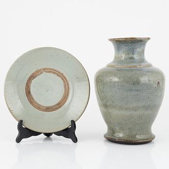 A ceramic vase and dish, Southeast Asia, 19th-20th century.