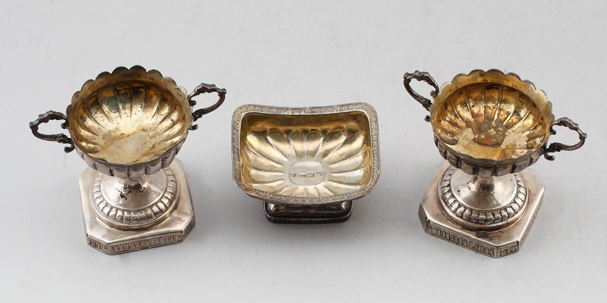 SALTKAR, 3 st (2+1), silver, paret märkt 830, en märkt 1833, Ryssland. Vikt ca 203 g.