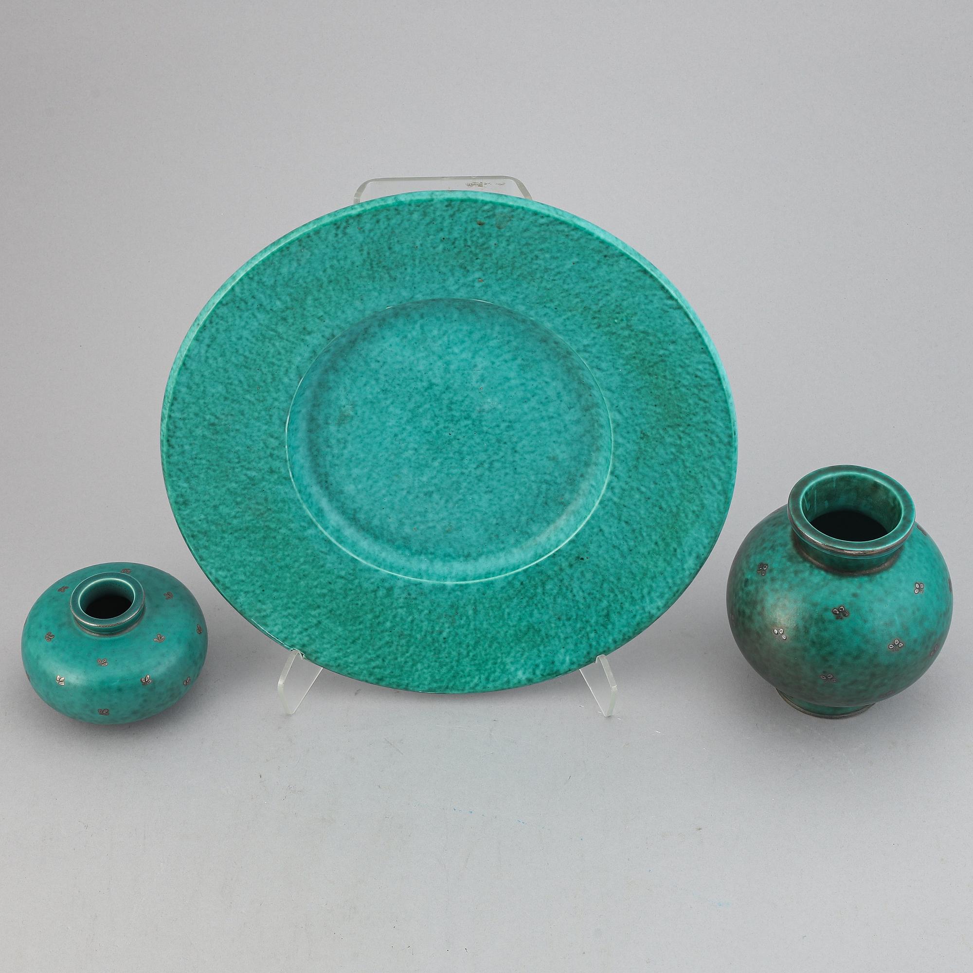 Wilhelm Kåge, two 'Argenta' stoneware vases and a dish, Gustavsberg.