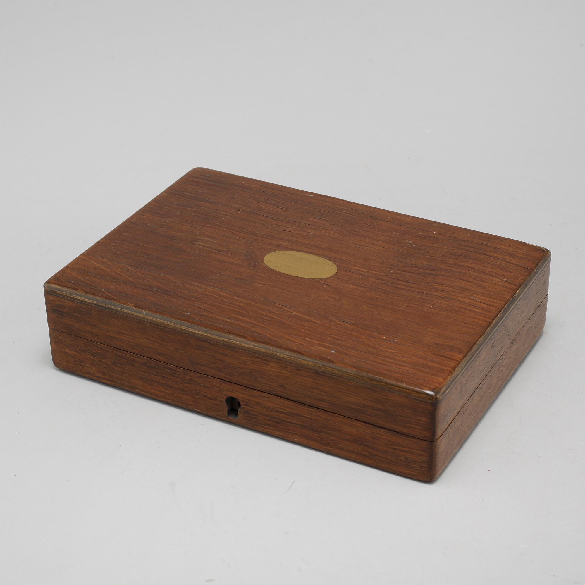 Twelve 20th century fruit flatware, Sheffield, England.