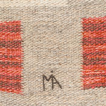 A CARPET, flat weave, signed, MÅ (Margareta Åkerberg), around 239 x 168 cm.