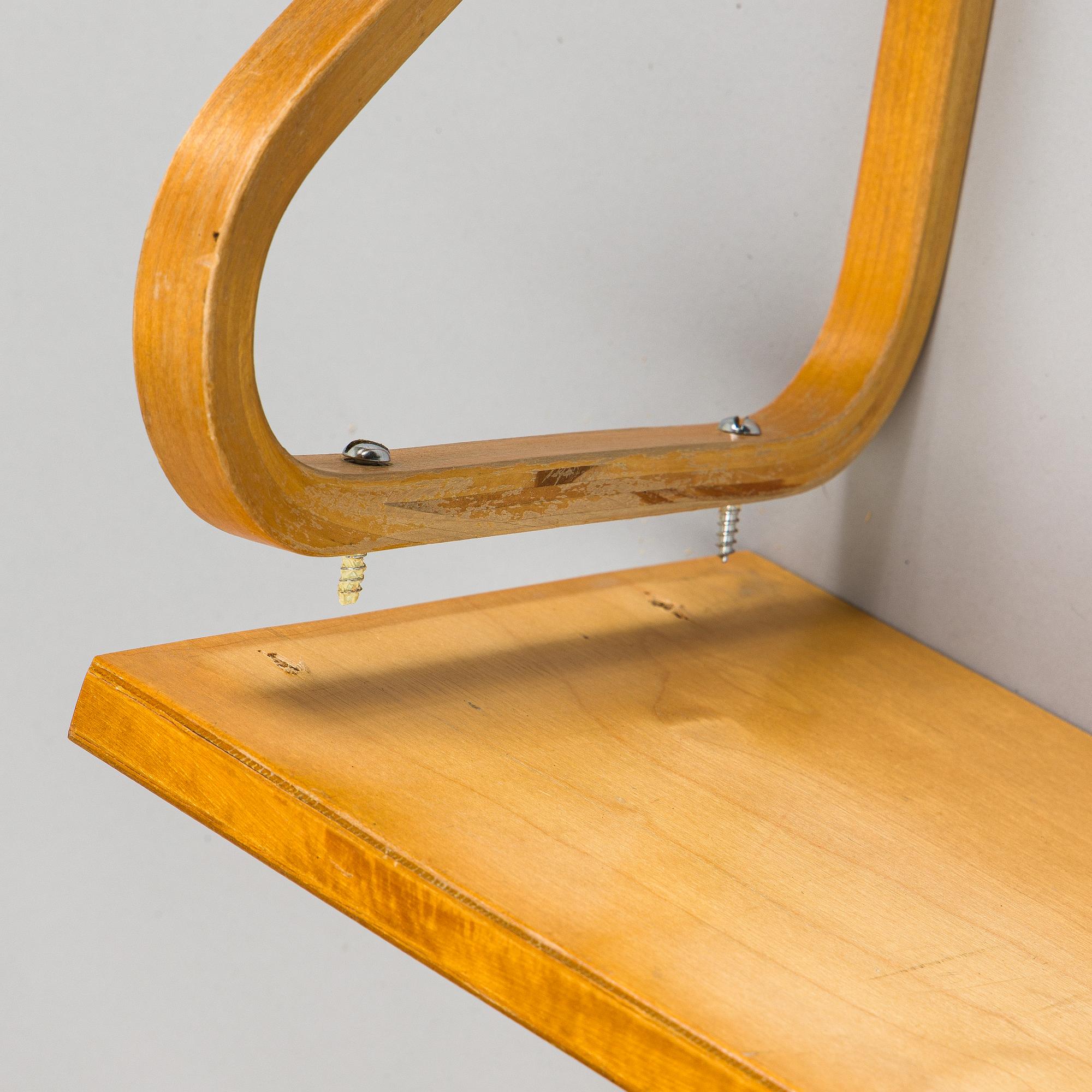 Alvar Aalto, 6 st, modell 112A för O.Y. Huonekalu- ja Rakennustyötehdas A.B. 1900-talets mitt.
