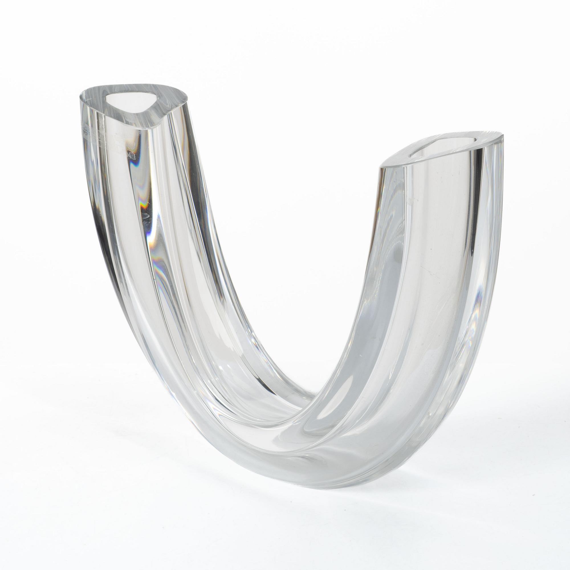Göran Wärff, A vase / sculpture in clear glass. Signed.