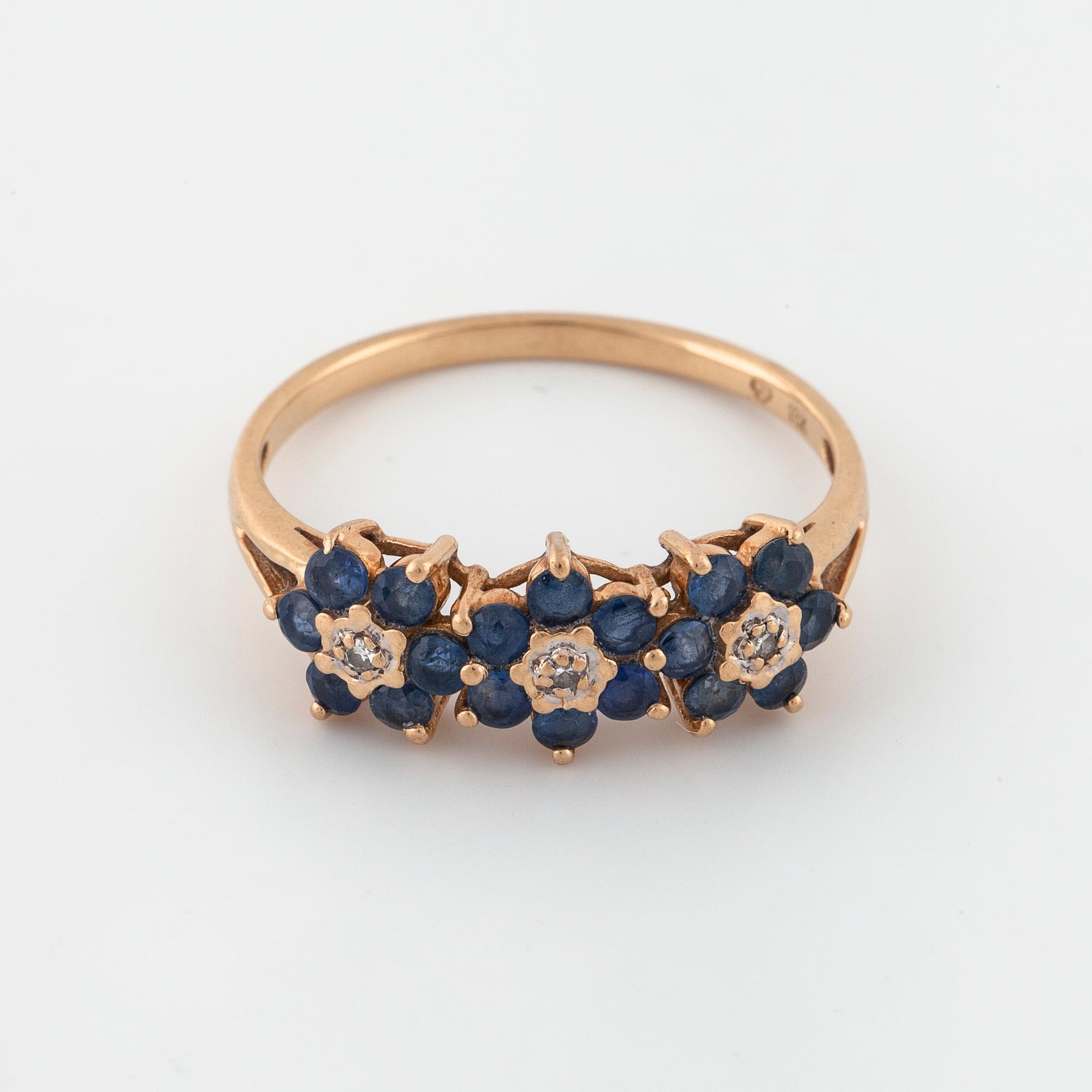 RING, med safirer och åttkantslipade diamanter.