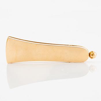 A Swedish 18K gold case, Erik Ytterbom, Stockholm 1810 and a 18K gold spatula, Gustaf Möllenborg, Stockholm 1866.