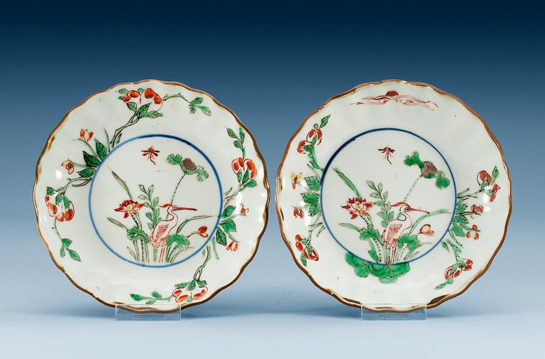 SKÅLFAT, ett par, porslin. Ming dynastin, 1630/40-tal, Chongzhen, Chenghuas sex karaktärers märke.