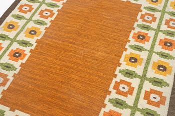 Gerti Lundberg, a flat weave carpet, Vävaregården, Eringsboda, Sweden, 242 x 165 cm.