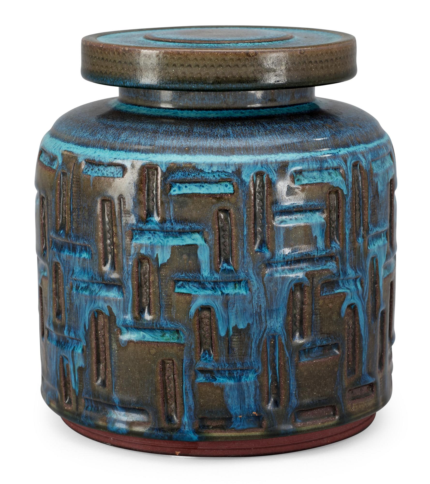 WILHELM KÅGE, urna med lock, Farstagods, Gustavsbergs Studio 1957.