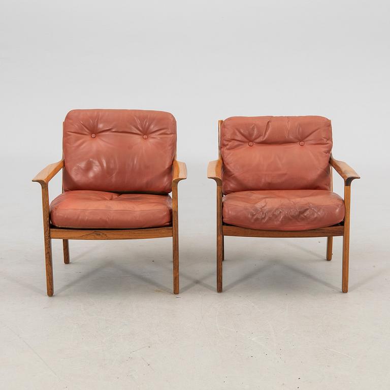 Armchairs, a pair from the 1960s/70s.