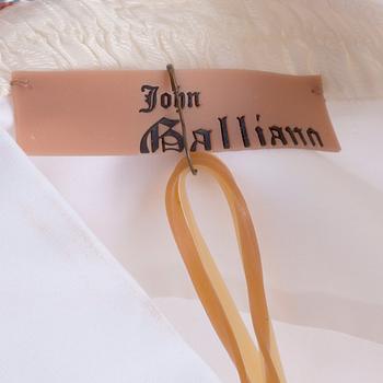 JOHN GALLIANO, a men´s white cotton shirt, size 50.