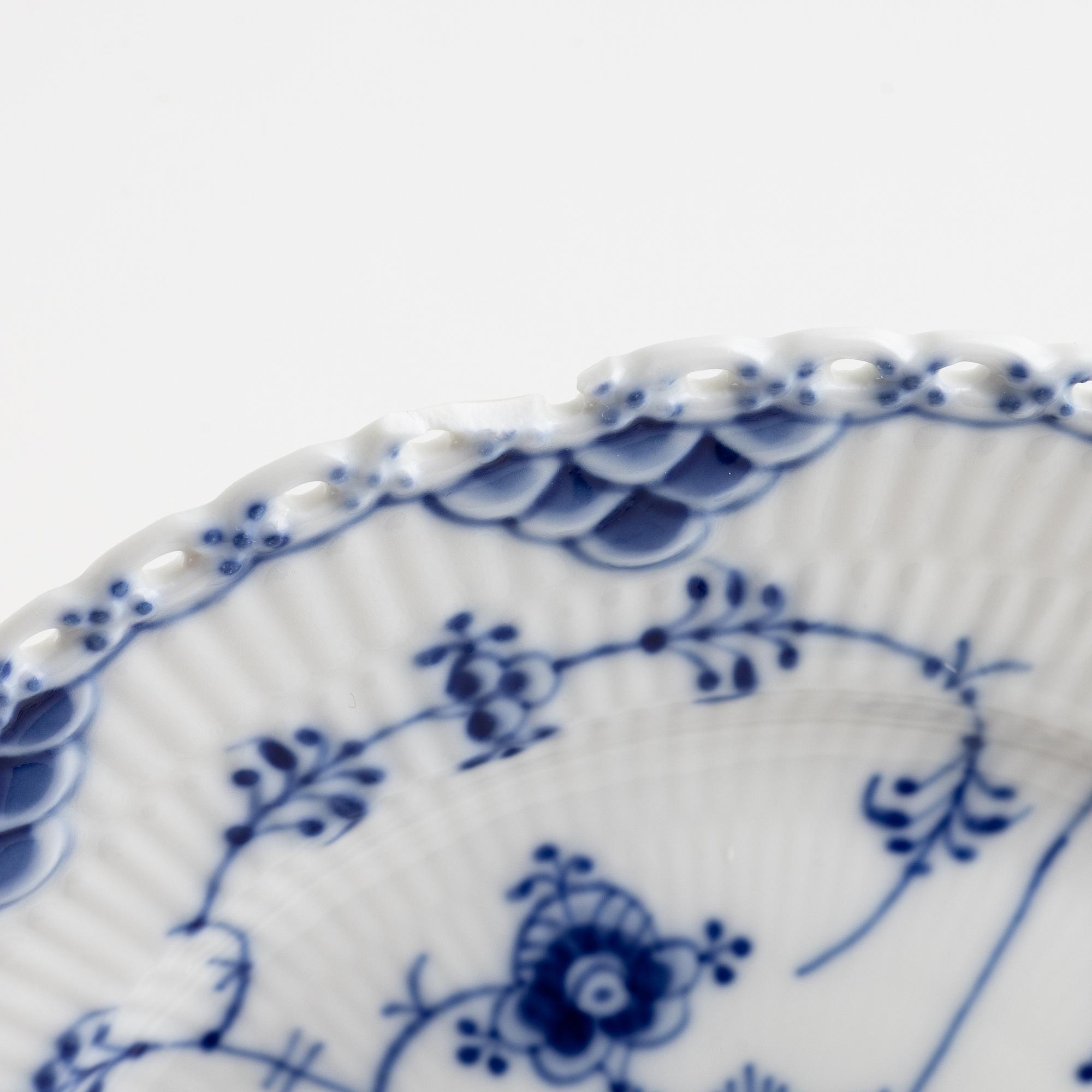 A 96-piece 'Musselmalet' porcelain dining and coffee service, Royal Copenhagen, Denmark.