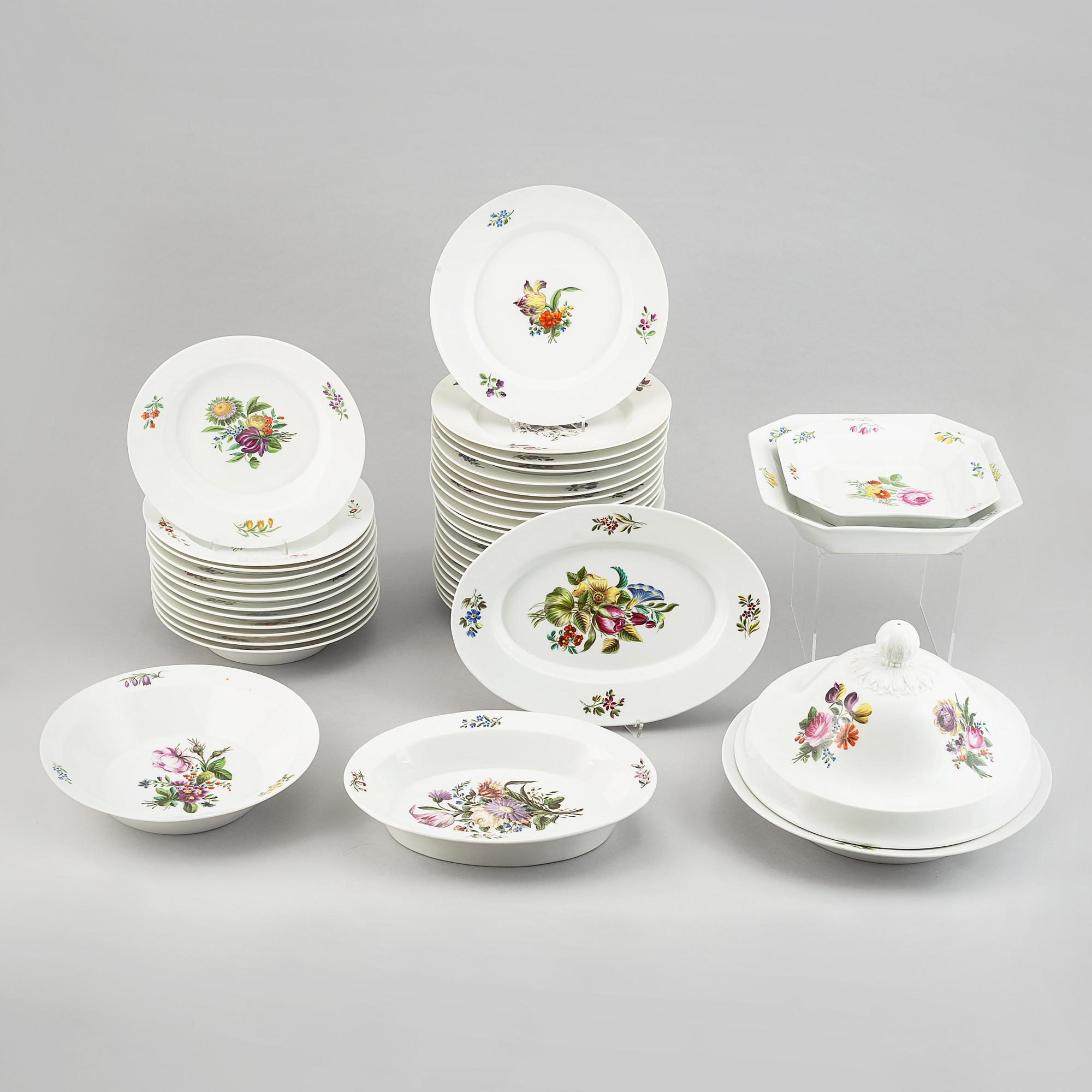 A 19th century 42-pcs porcelain dinner set, Berlin.