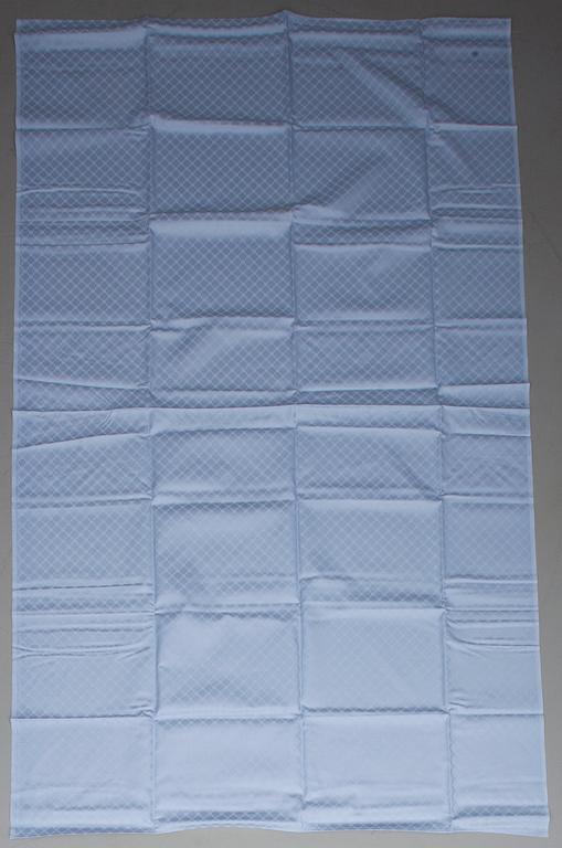 BORDDUK, bomull, "Bären" Tuula Ekoma samt BORDDUK med 6 st SERVETTER, bomull, Valvilla Oy.