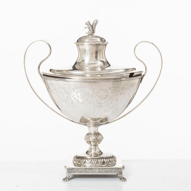 A Swedish silver sugarbowl with cover, marks of Lars Beckaman, Alingsås 1824.