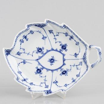 A set of 29 pieces coffee service, porcelain, "Musselmalet", Royal Copenhagen.