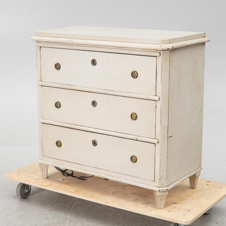 A chest of drawers, around 1900.