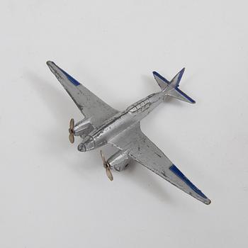A Dinky Toys "Aeroplanes no 60" gift set, England, c. 1935.
