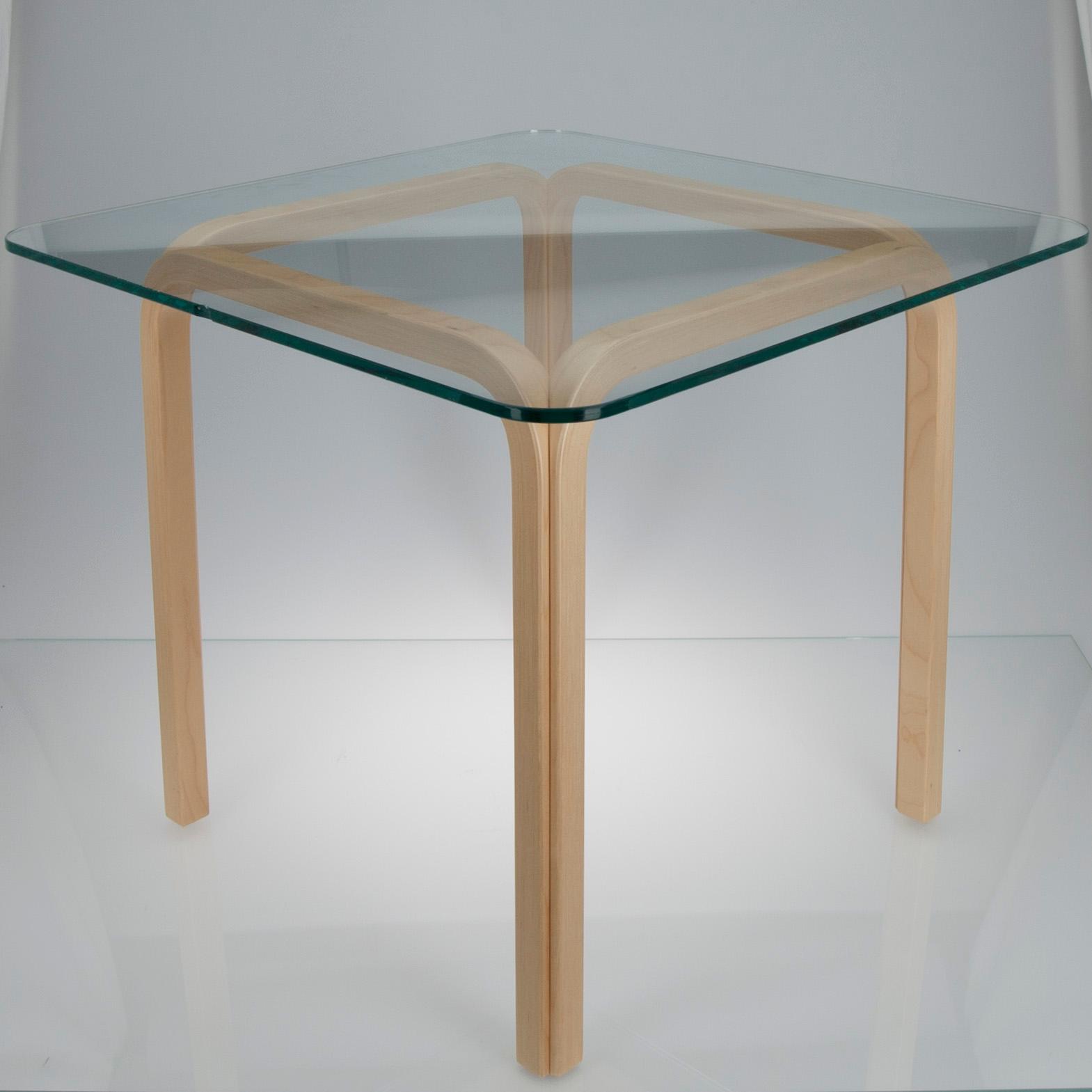 BORD MED GLASSKIVA, Y805C. Alvar Aalto, Artek. Modellen formgiven 1945.