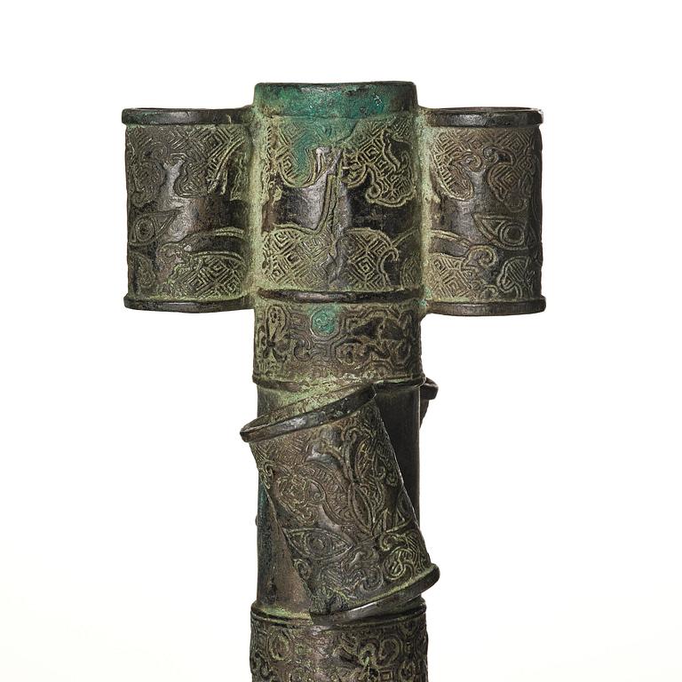 A large bronze 'arrow' vase, Touhu, Yuan dynasty (1271-1368).