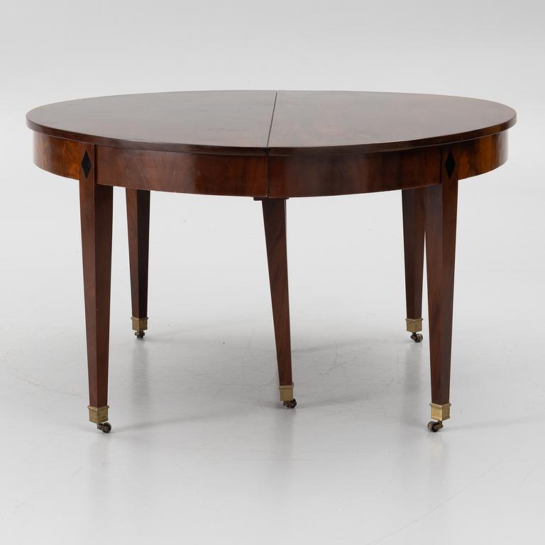 A dining table, France, circa 1800, Directoire.