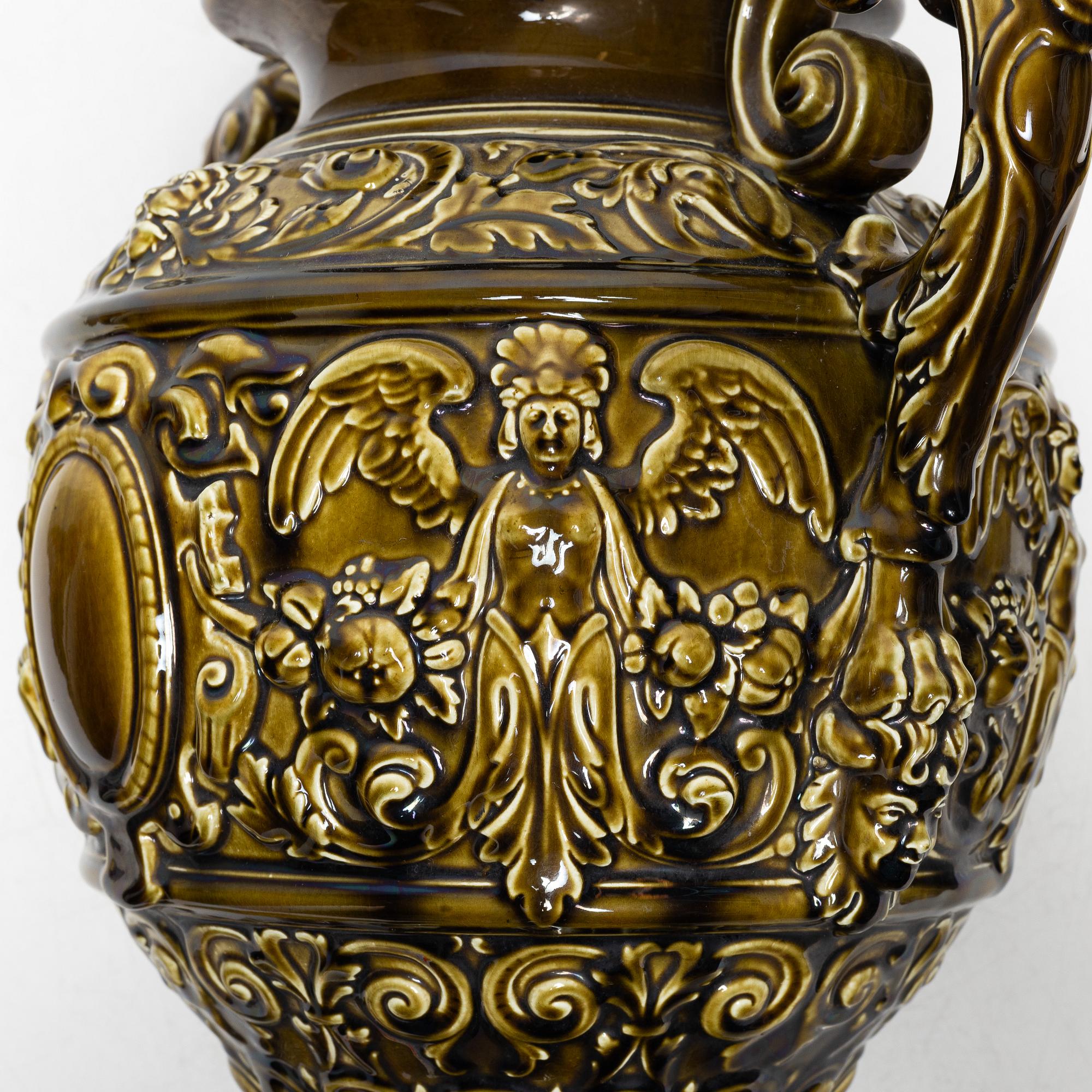 Rörstrand, a neo-renaissance majolica urn with cover, Sweden, second half of the 19th century.