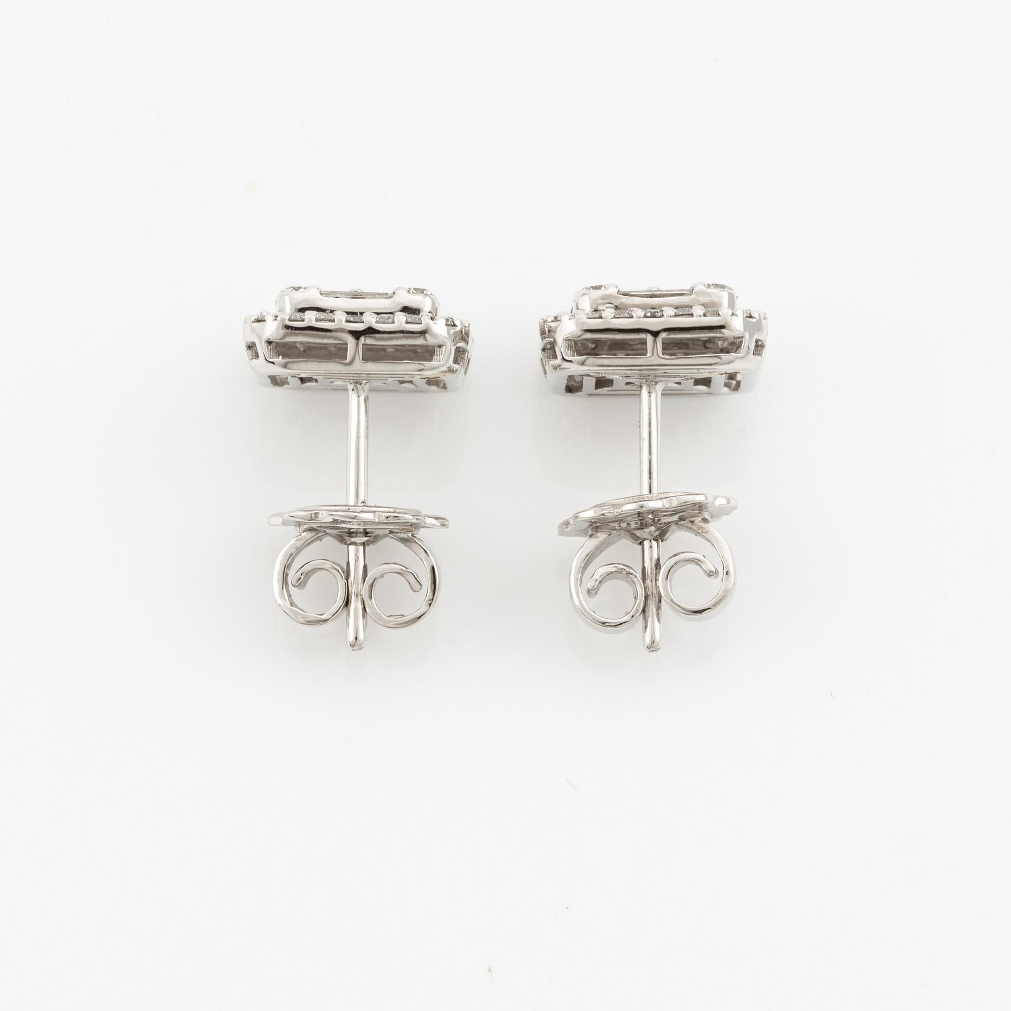 Earrings, 18K white gold with baguette and brilliant cut diamonds.