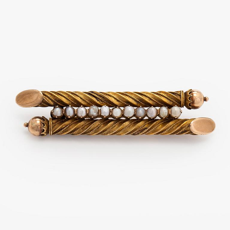 Brooch, pearls, 14K (56) gold,