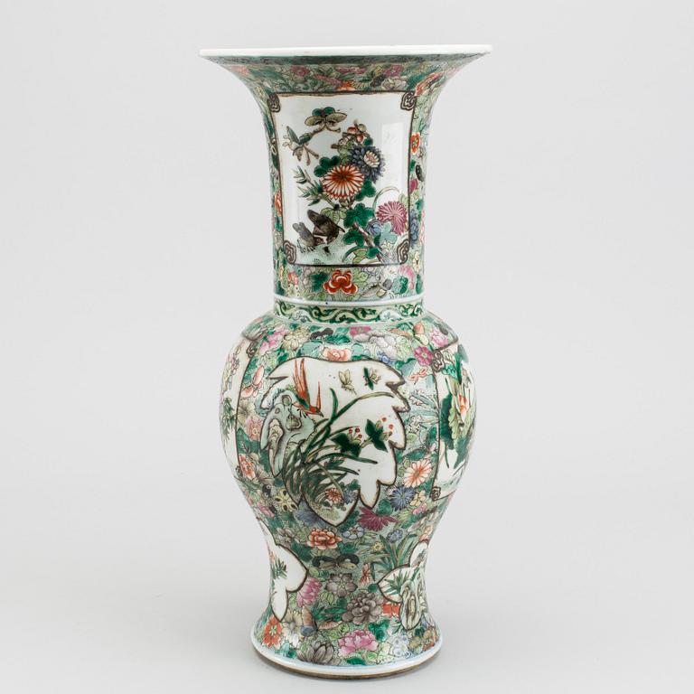 A Chinese 19th century porcelain vase.