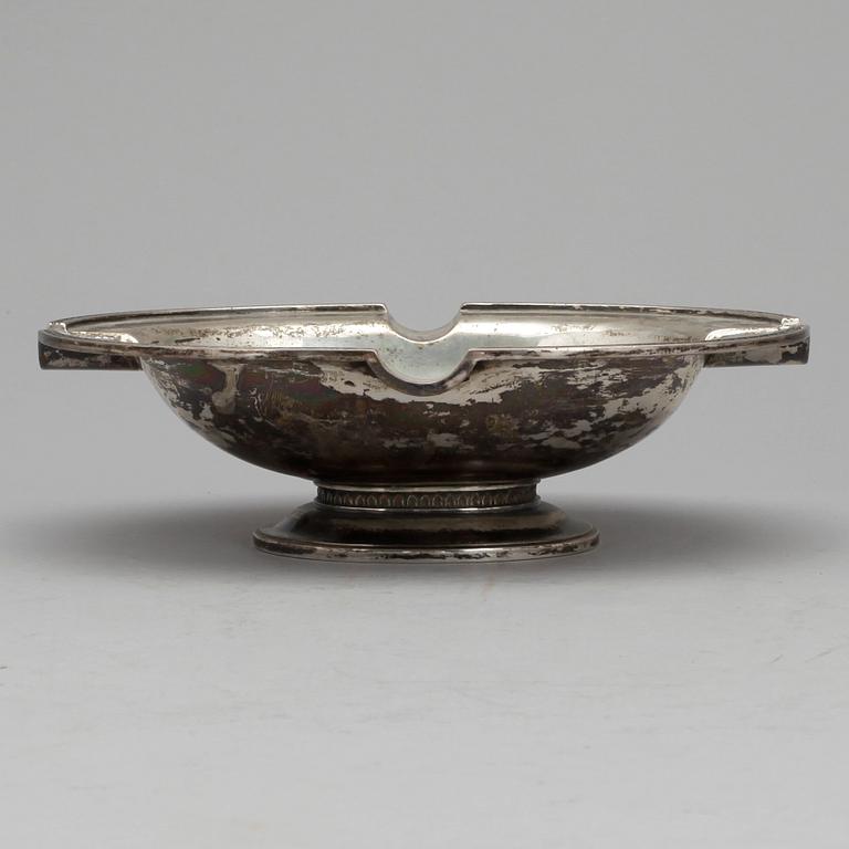 ASKFAT, silver, Carlman, Stockholm, 1943. Vikt ca 277 gram.
