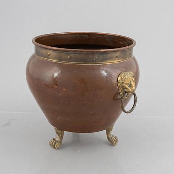 Champagne cooler, brass and copper, late 19th Century.