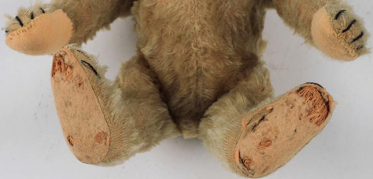MJUKDJUR, 2 st, troligen Steiff. 1900-tal.