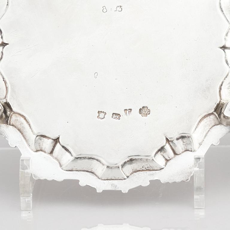 A pair of English silver salvers/plates, marks of Thomas Cooke II and Richard Gurney, London 1753.