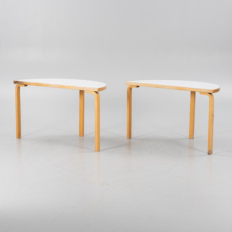 Alvar Aalto, bord, 2 st, modell 95, Artek, Finland, tidigt 1970-tal.