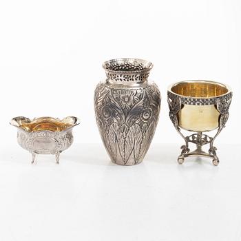 Vas samt två skålar, silver, bl a Gewe, Malmö 1967.