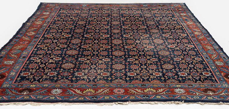 Matta, semiantik Bidjar, Västra Iran, ca 374 x 286 cm.